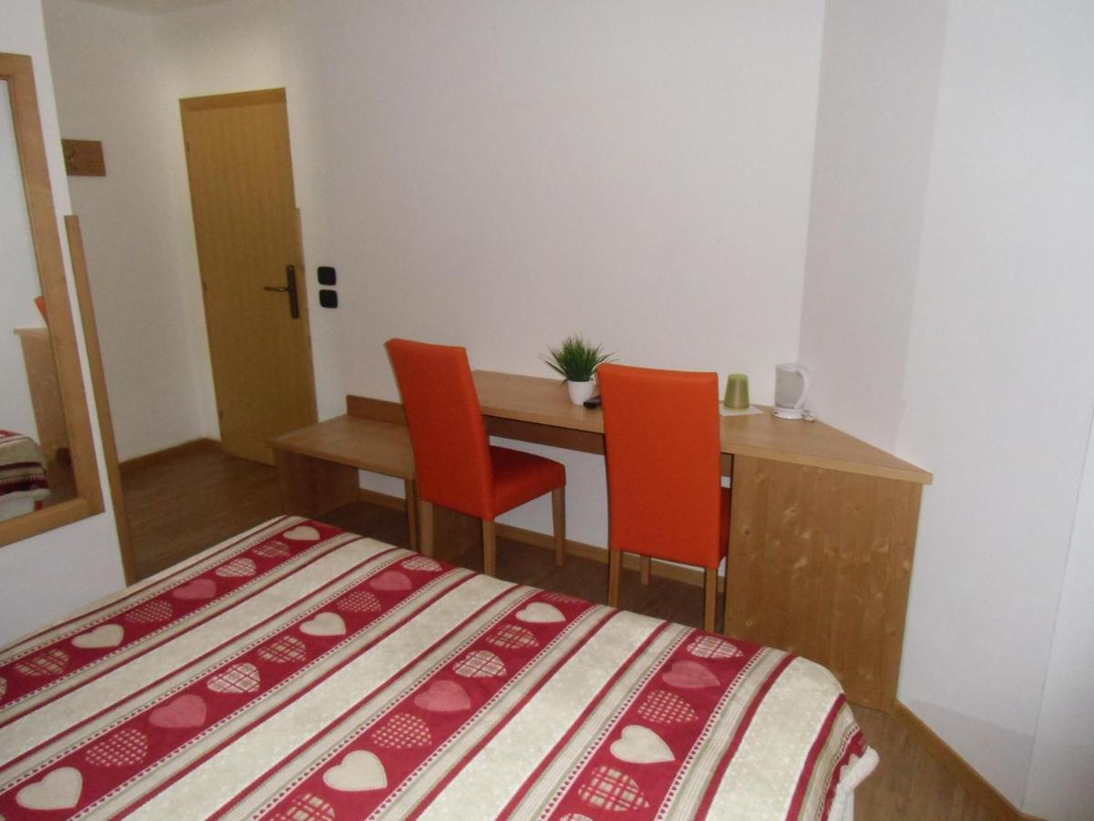 Garni Festil Hotel Campitello di Fassa Luaran gambar