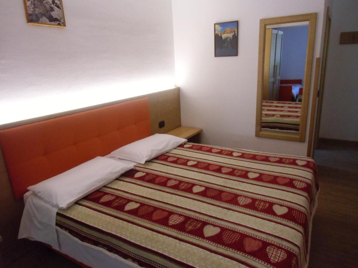 Garni Festil Hotel Campitello di Fassa Luaran gambar