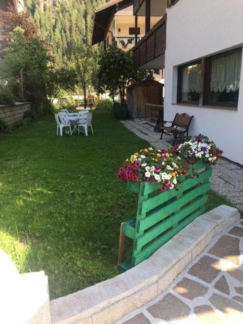 Garni Festil Hotel Campitello di Fassa Luaran gambar