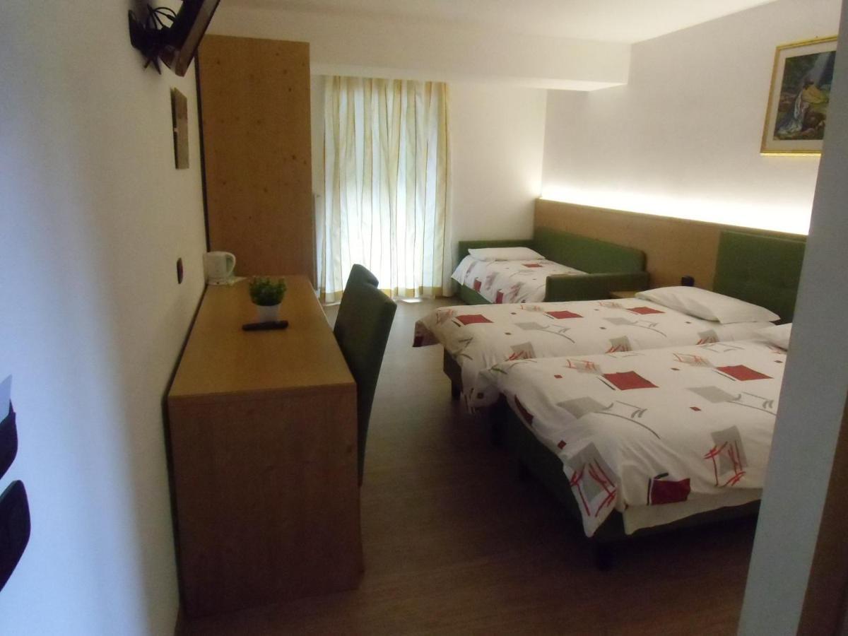 Garni Festil Hotel Campitello di Fassa Luaran gambar