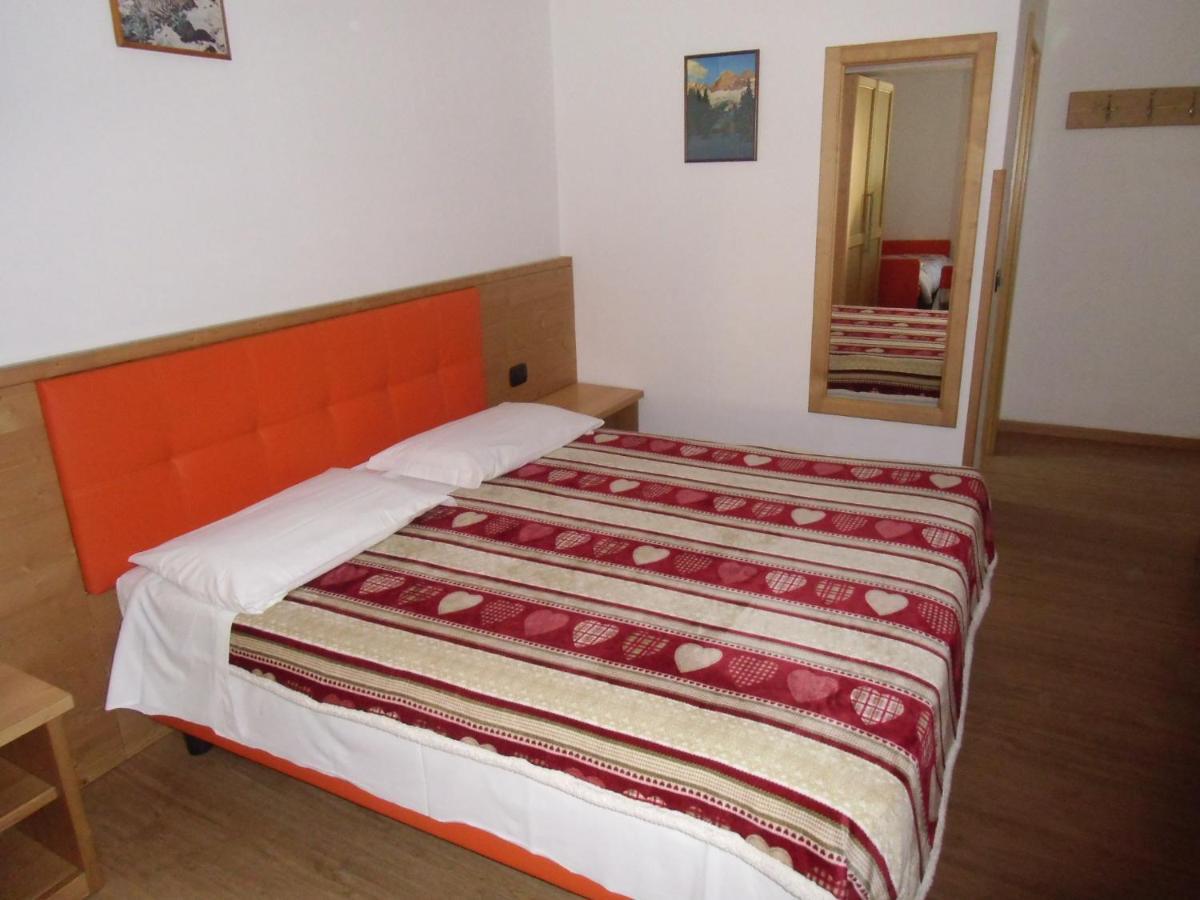 Garni Festil Hotel Campitello di Fassa Luaran gambar