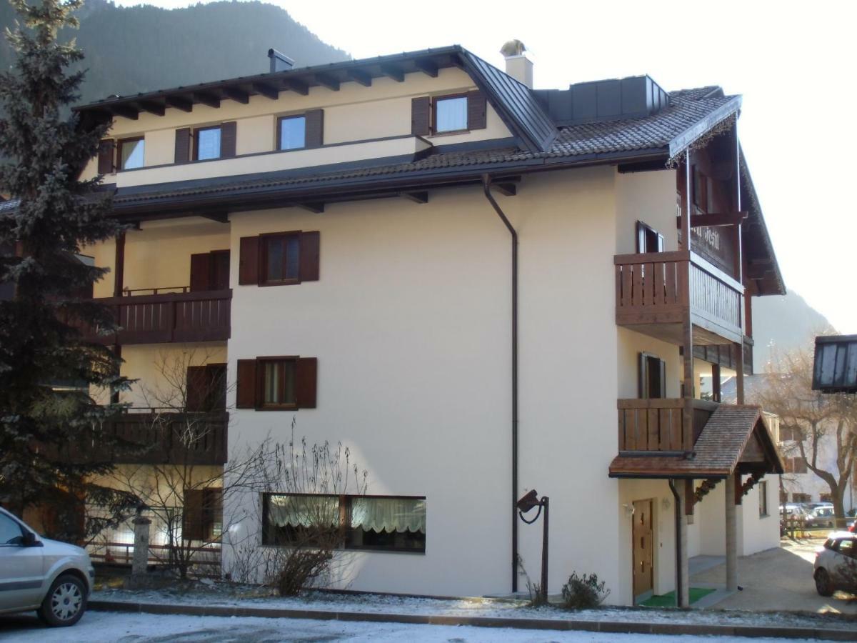 Garni Festil Hotel Campitello di Fassa Luaran gambar
