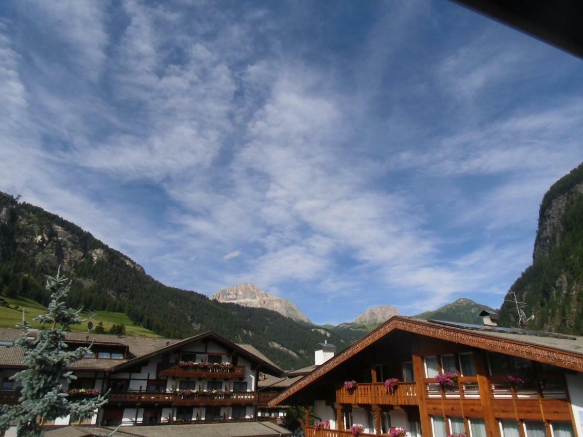 Garni Festil Hotel Campitello di Fassa Luaran gambar