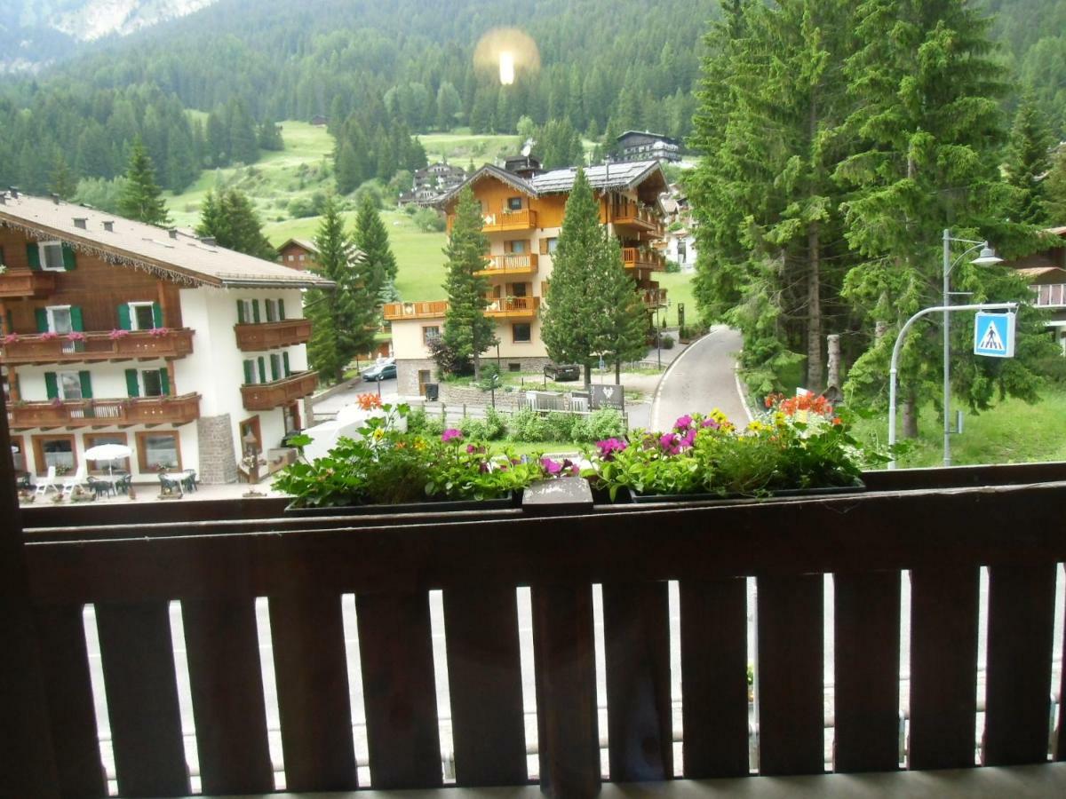 Garni Festil Hotel Campitello di Fassa Luaran gambar