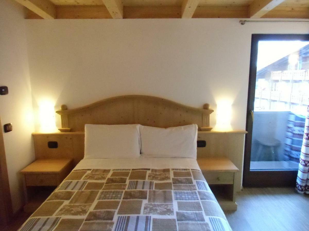 Garni Festil Hotel Campitello di Fassa Luaran gambar