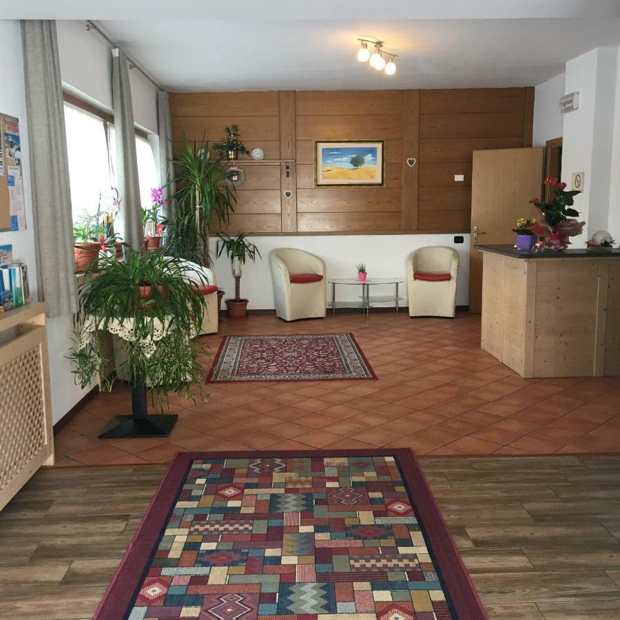 Garni Festil Hotel Campitello di Fassa Luaran gambar